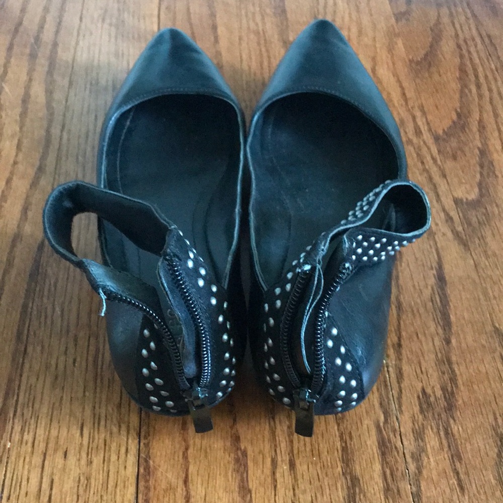 Shoes - Picture 3 of 4